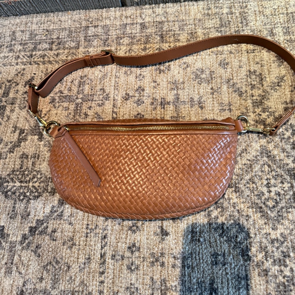 Quince Woven Crossbody Belt Bag - Tan